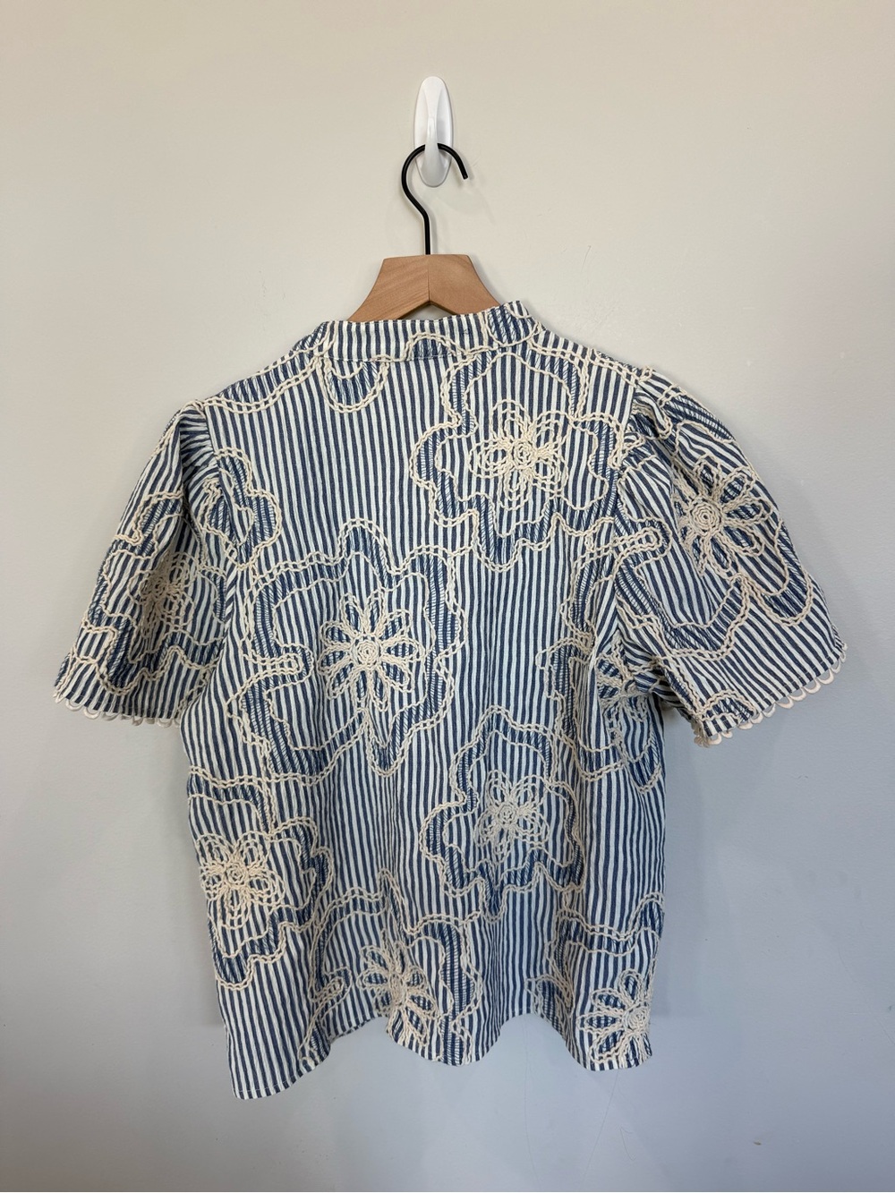 THML Blue White Striped Floral Embroidered Puff Sleeve Blouse S - Picture 7 of 8